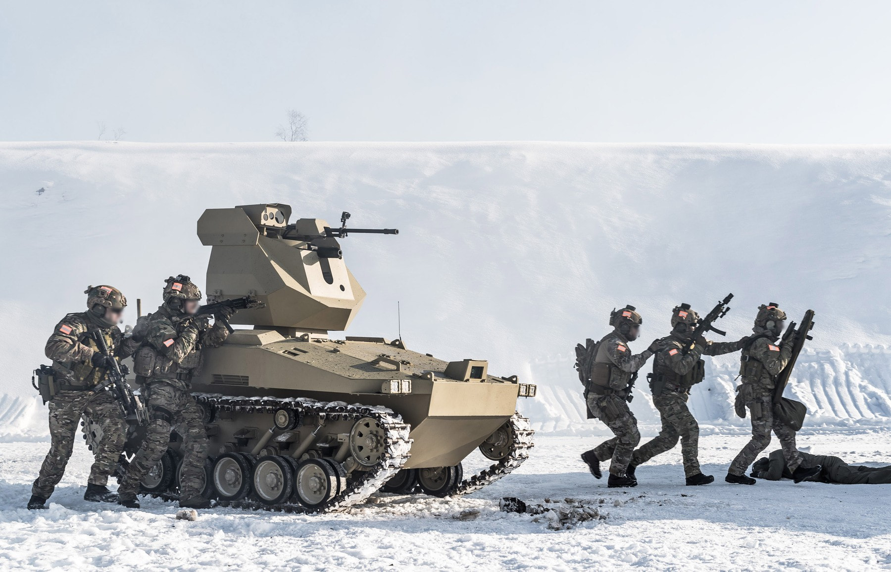 Соратник это. Бас-01г БМ соратник. Боевой робот соратник. Боевой робот Нахлебник концерна Калашников. Боевой робот соратник концерна Калашников.